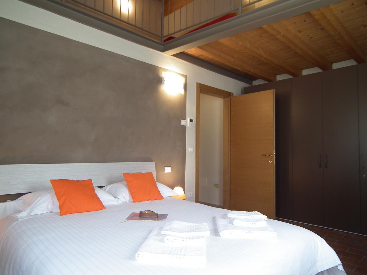 L'Isolo B&B E Case Vacanza モンツァンバーノ エクステリア 写真